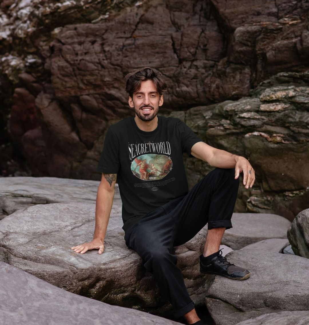 Discover Seacret’s Men's Organic Cotton T-Shirt featuring Poseidon, God of the Sea. This sustainable, super soft tee supports marine conservation and helps fight marine plastic pollution in the ocean. Stay stylish and eco-friendly knowing this can be recycled men's t-shirt, perfect for ocean lovers. 